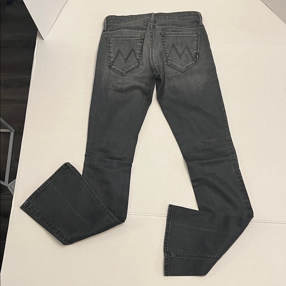 MOTHER THE RUNAWAY IN LIES & SHADOWS LOW RISE BLACK WASH FLARE DENIM SIZE 25 - Picture 3 of 16